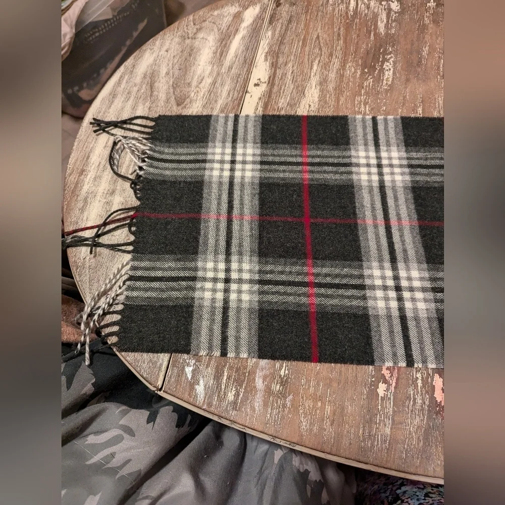 Frass Black and‎ gray red striping 100% acrylic soft scarf